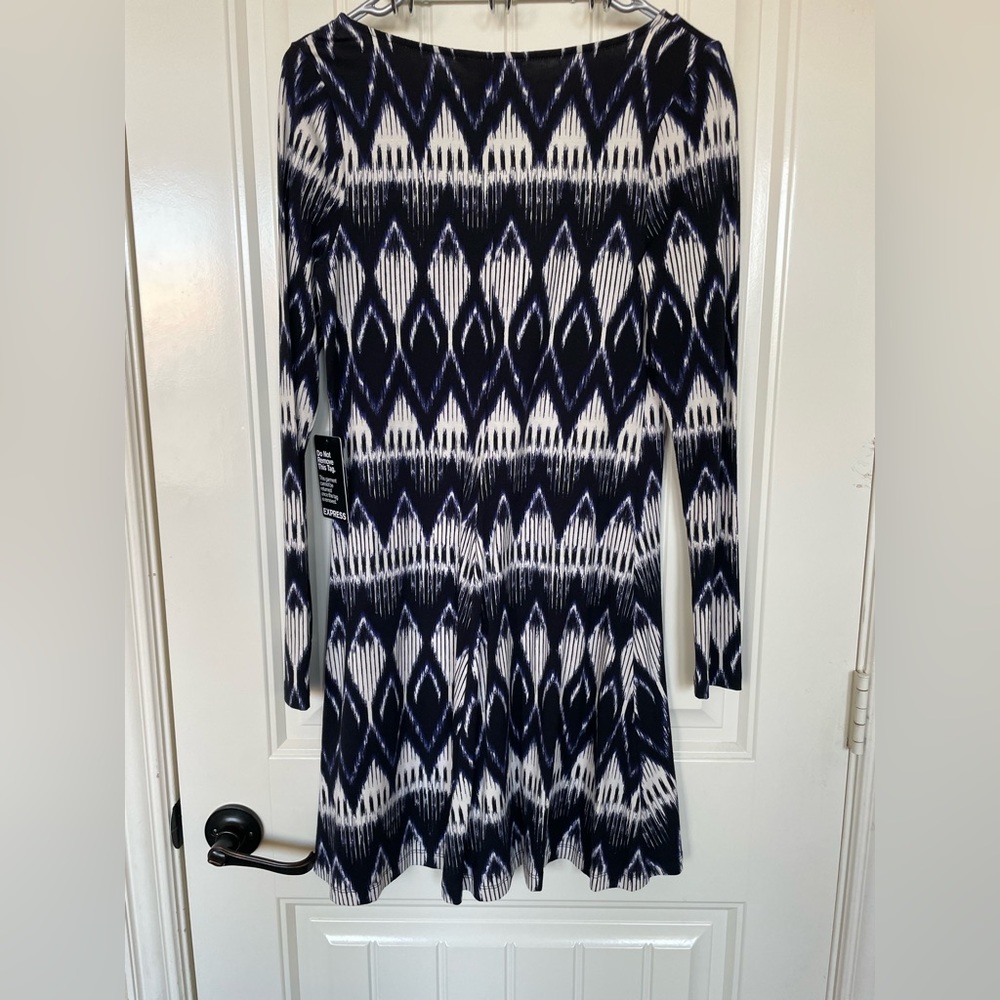 Beautiful Express Dress - NEW!! - Picture 2 of 10